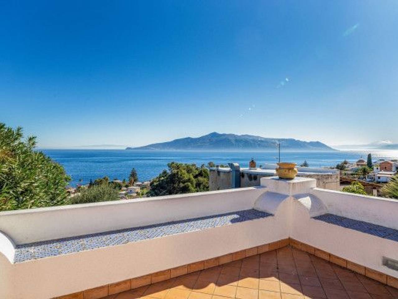 casa indipendente in vendita a Santa Marina Salina in zona Lingua