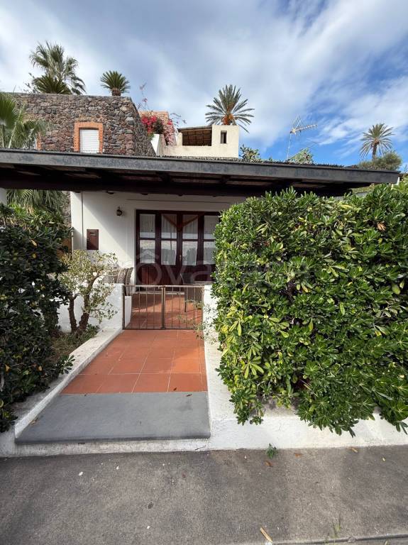 casa indipendente in vendita a Santa Marina Salina in zona Lingua
