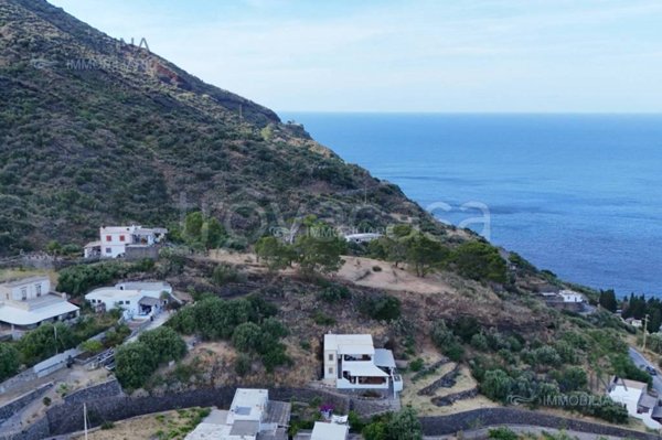 villa in vendita a Santa Marina Salina in zona Lingua