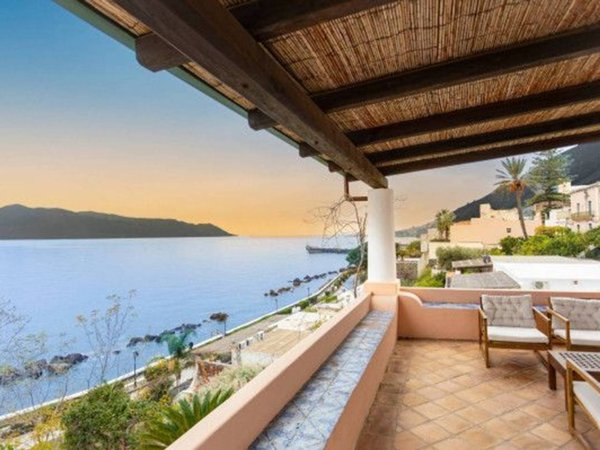 casa indipendente in vendita a Santa Marina Salina in zona Lingua