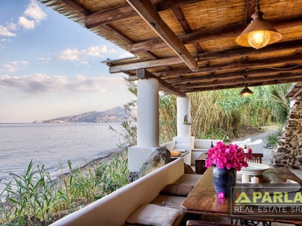 casa indipendente in vendita a Santa Marina Salina