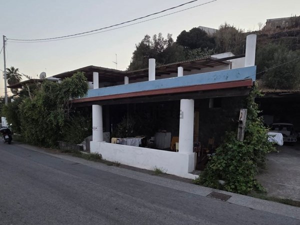 casa indipendente in vendita a Santa Marina Salina in zona Lingua