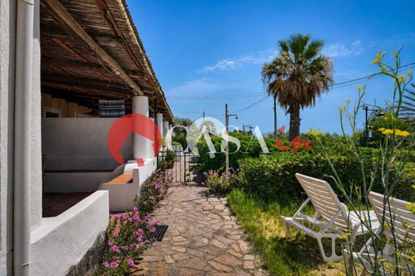 casa indipendente in vendita a Santa Marina Salina in zona Lingua