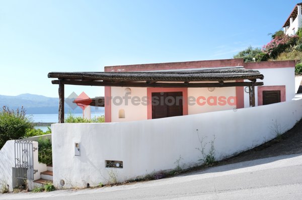 casa indipendente in vendita a Santa Marina Salina in zona Lingua
