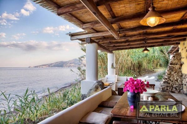 casa indipendente in vendita a Santa Marina Salina in zona Lingua