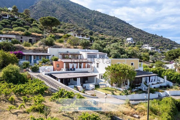 casa indipendente in vendita a Santa Marina Salina in zona Lingua