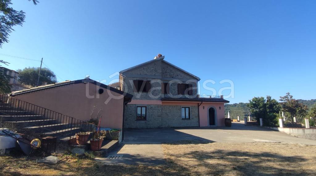 negozio in vendita a Sant'Angelo di Brolo in zona Melano