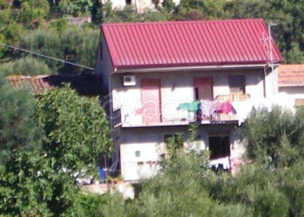 casa indipendente in vendita a Sant'Angelo di Brolo in zona Pietà