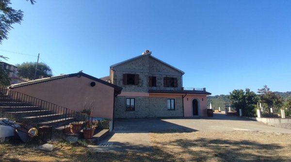 locale commerciale in vendita a Sant'Angelo di Brolo in zona Melano