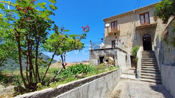casa indipendente in vendita a Sant'Angelo di Brolo in zona Cancello