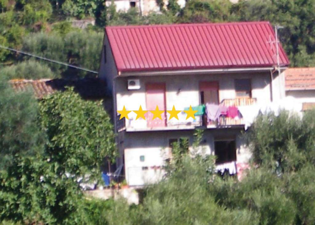 casa indipendente in vendita a Sant'Angelo di Brolo in zona Pietà