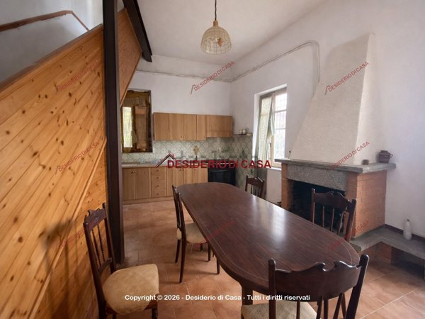 casa indipendente in vendita a Sant'Angelo di Brolo