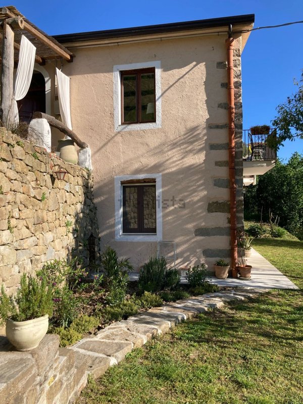 casa indipendente in vendita a Sant'Angelo di Brolo