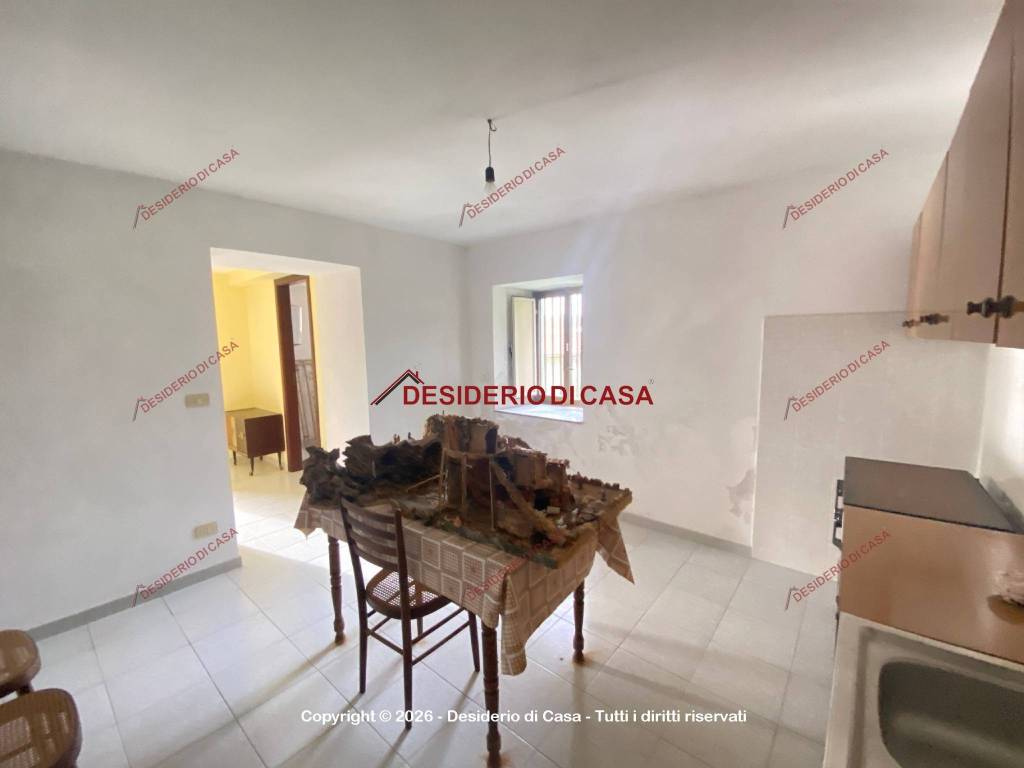casa indipendente in vendita a Sant'Angelo di Brolo in zona Gesù e Maria