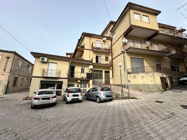 appartamento in vendita a Sant'Angelo di Brolo in zona Gesù e Maria