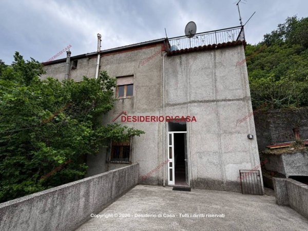 casa indipendente in vendita a Sant'Angelo di Brolo in zona Gesù e Maria