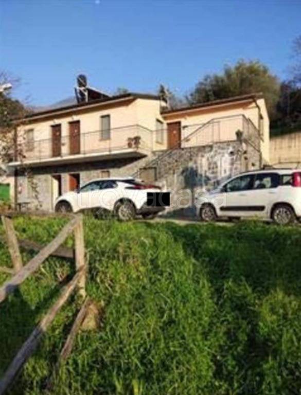 casa indipendente in vendita a Sant'Angelo di Brolo in zona Scarapullì