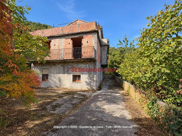 appartamento in vendita a Sant'Angelo di Brolo in zona Cavallo Pastorio