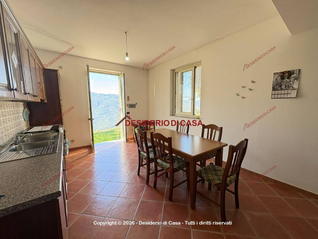 casa indipendente in vendita a Sant'Angelo di Brolo in zona Barba