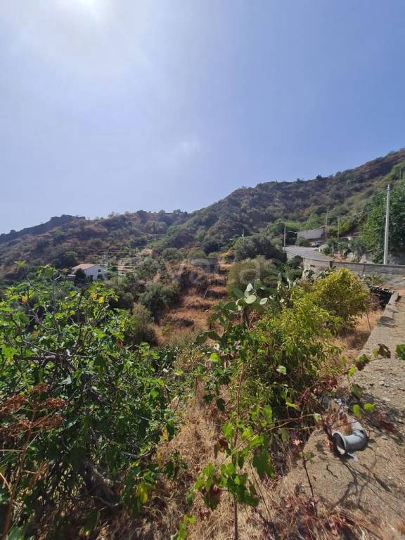 terreno agricolo in vendita a Santa Teresa di Riva