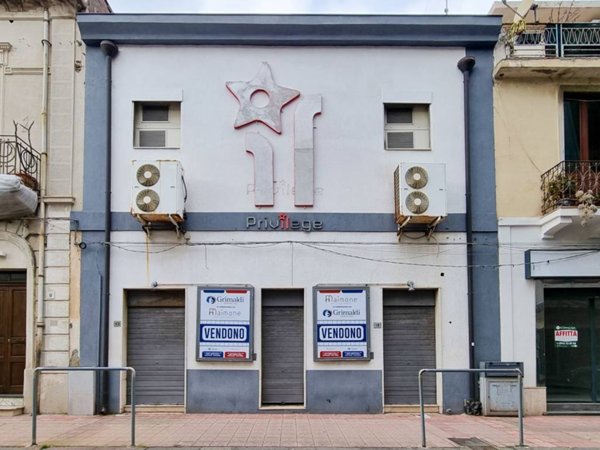 negozio in vendita a Santa Teresa di Riva