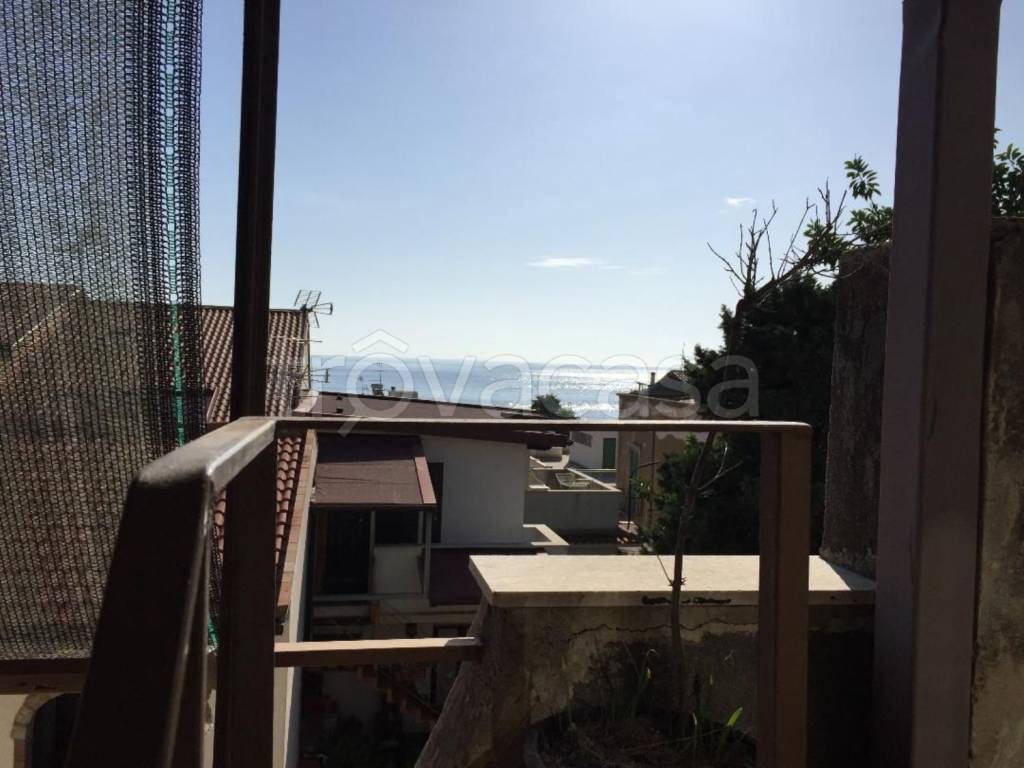 casa indipendente in vendita a Santa Teresa di Riva