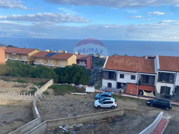 casa indipendente in vendita a Santa Teresa di Riva
