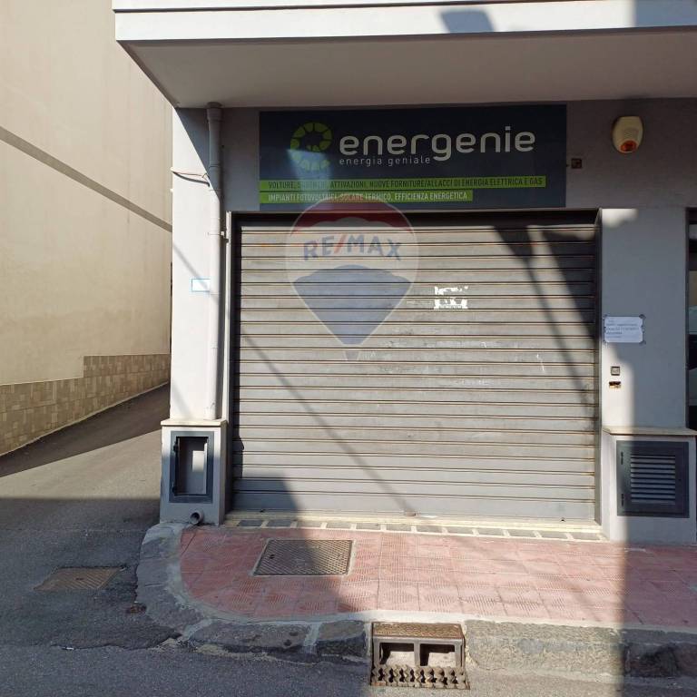 negozio in vendita a Santa Teresa di Riva