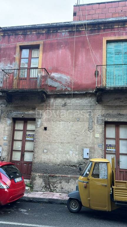 casa indipendente in vendita a Santa Teresa di Riva