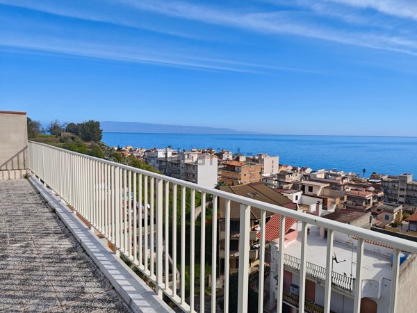 appartamento in vendita a Santa Teresa di Riva