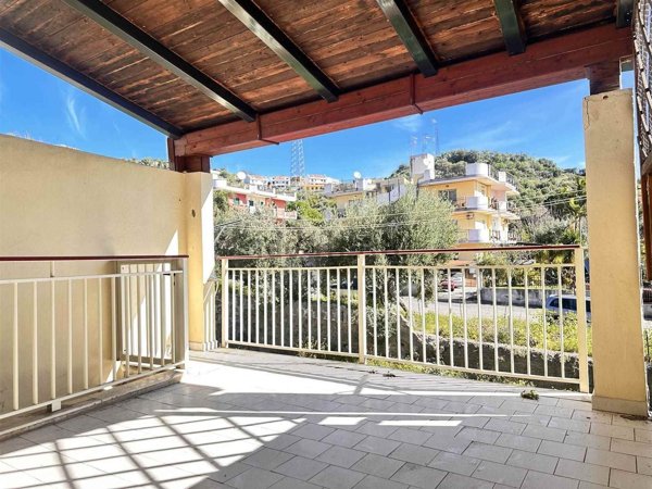 casa indipendente in vendita a Santa Teresa di Riva
