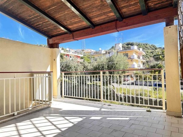 casa indipendente in vendita a Santa Teresa di Riva