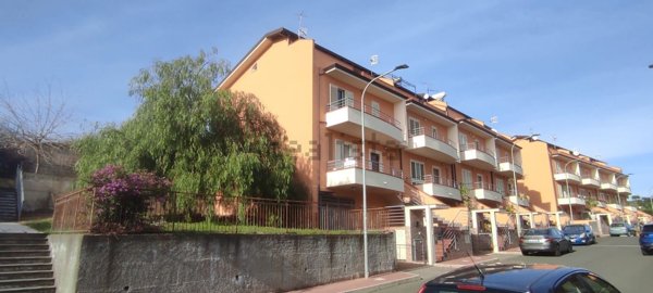 casa indipendente in vendita a Santa Teresa di Riva