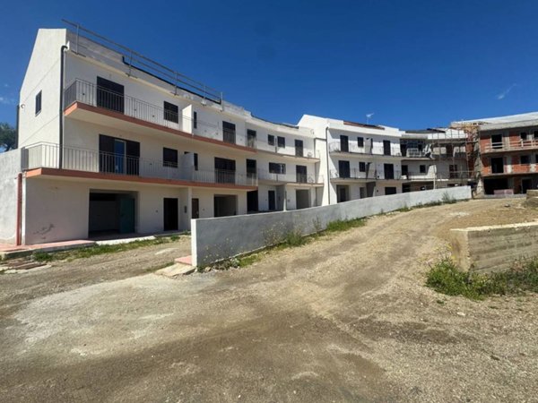 casa indipendente in vendita a Santa Teresa di Riva