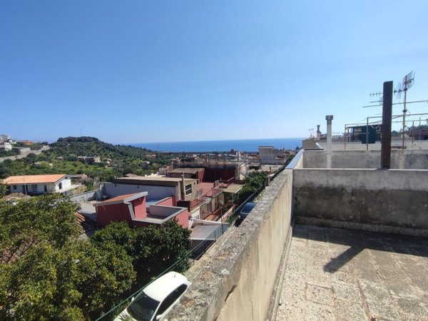 casa indipendente in vendita a Santa Teresa di Riva