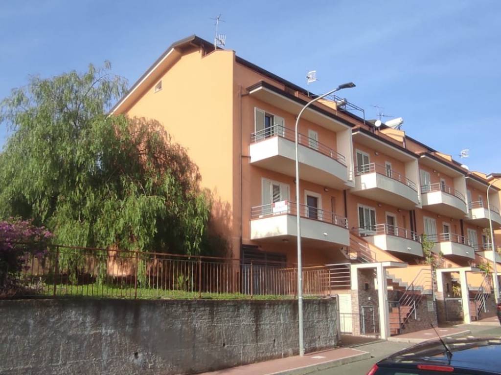 casa indipendente in vendita a Santa Teresa di Riva