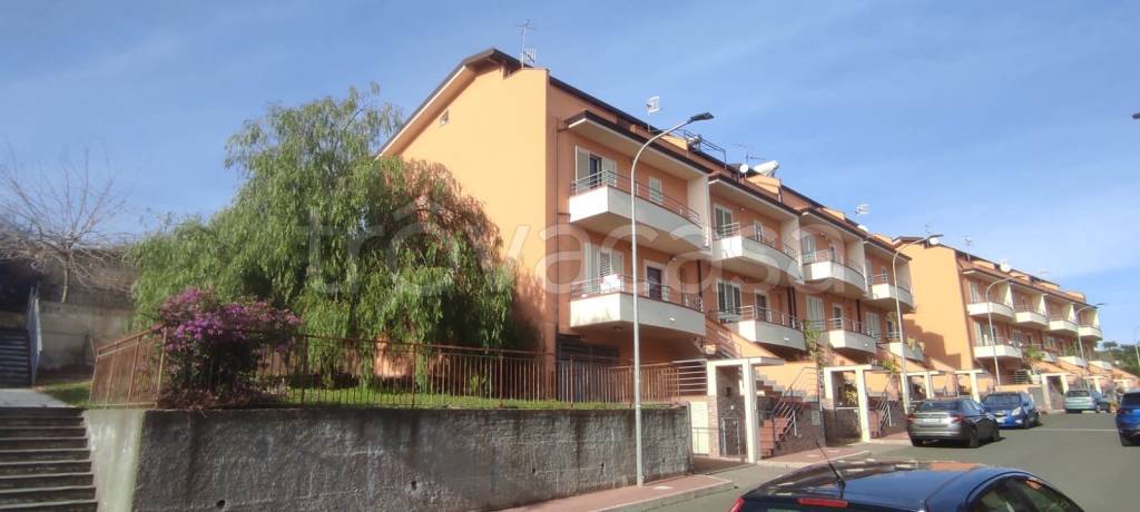 casa indipendente in vendita a Santa Teresa di Riva