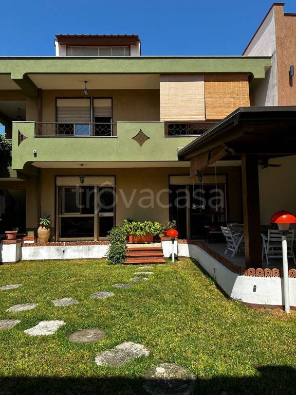 casa indipendente in vendita a Santa Teresa di Riva