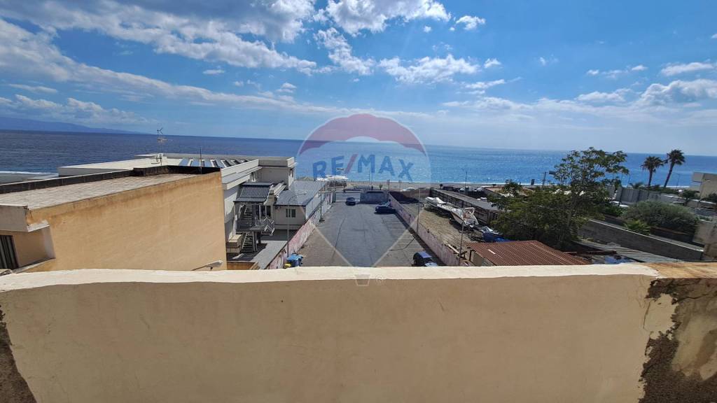 appartamento in vendita a Santa Teresa di Riva