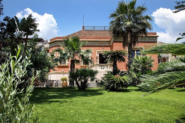 casa indipendente in vendita a Santa Teresa di Riva