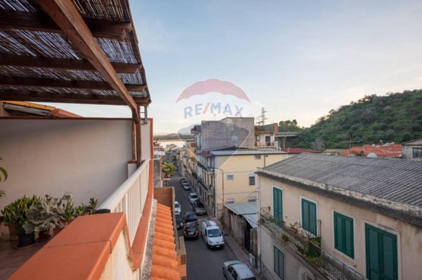 casa indipendente in vendita a Santa Teresa di Riva