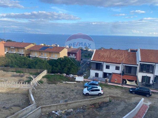 casa indipendente in vendita a Santa Teresa di Riva