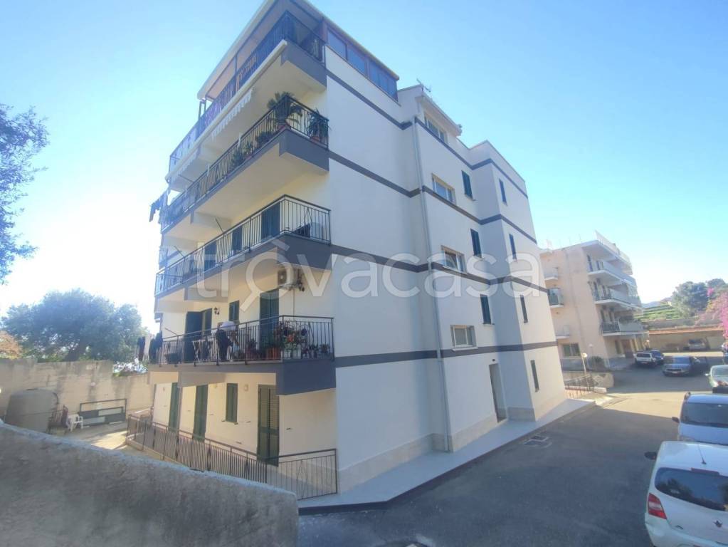 appartamento in vendita a Santa Teresa di Riva