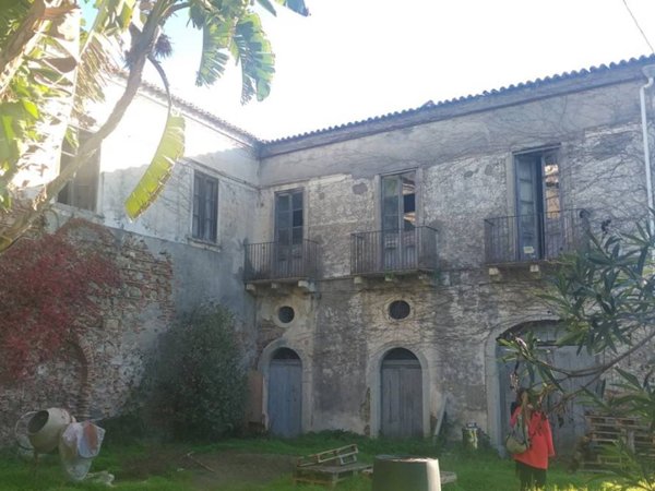 casa indipendente in vendita a Santa Teresa di Riva