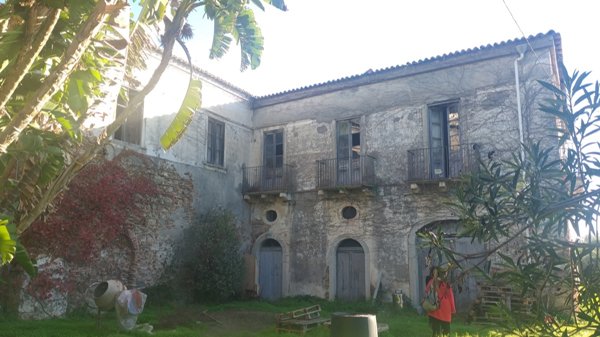 casa indipendente in vendita a Santa Teresa di Riva