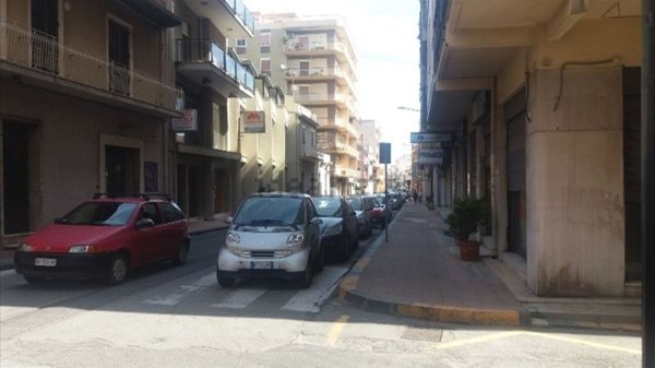 locale commerciale in vendita a Santa Teresa di Riva
