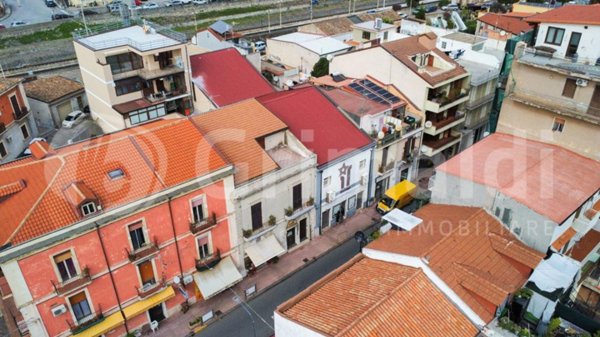 negozio in vendita a Santa Teresa di Riva