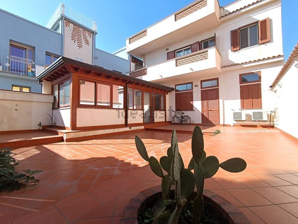 casa indipendente in vendita a Santa Teresa di Riva