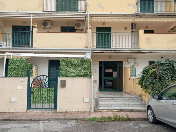 intera palazzina in vendita a Santa Teresa di Riva