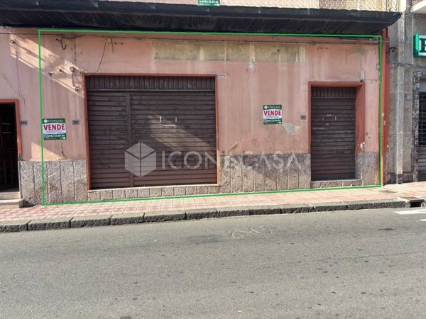 locale commerciale in vendita a Santa Teresa di Riva